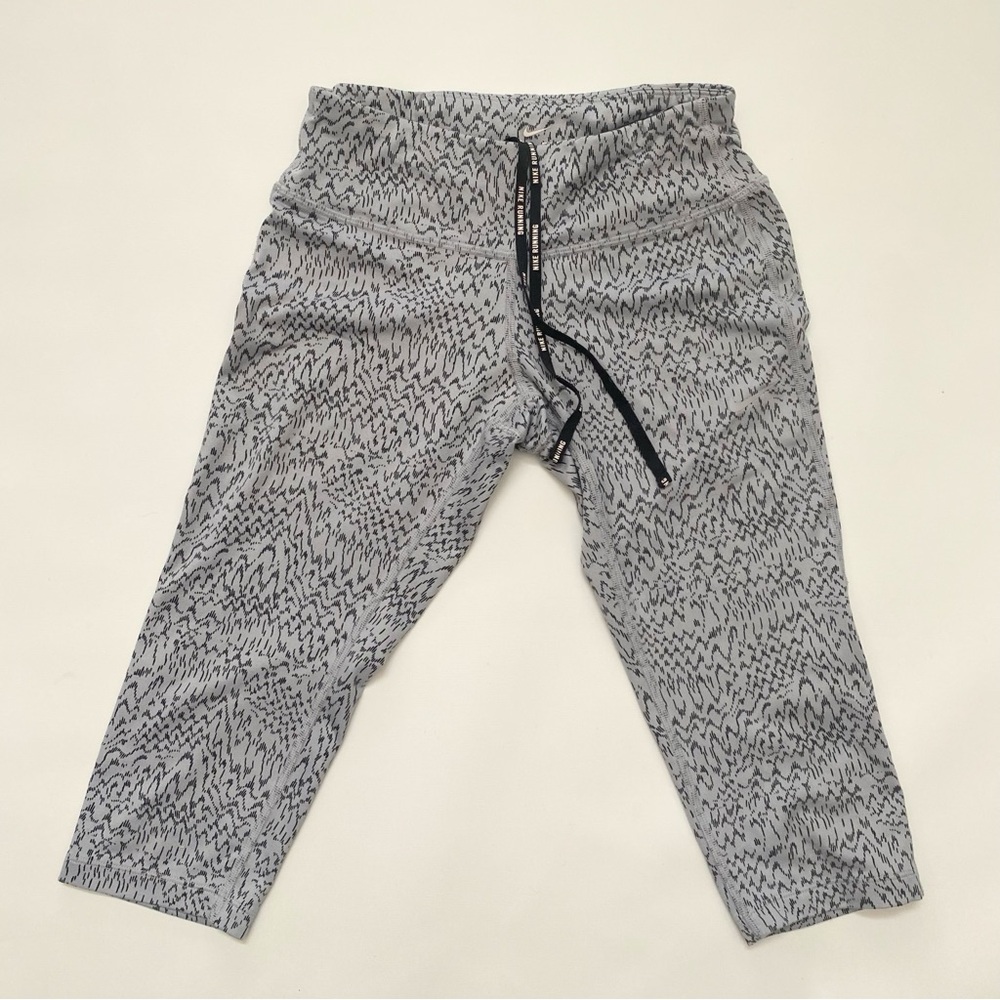 Nike Running Epic dry fit capris tight fit Pants, women’s xs